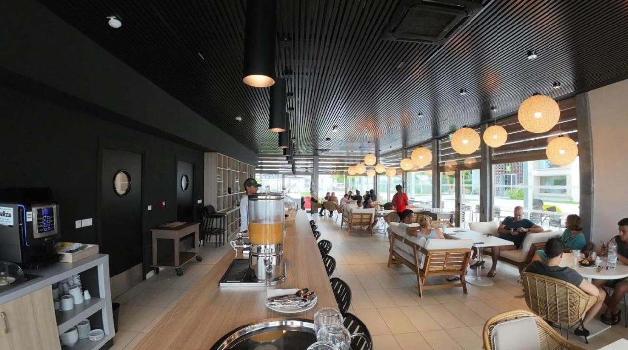 Ibis Styles Mayotte Aeroport Pamandzi Екстер'єр фото