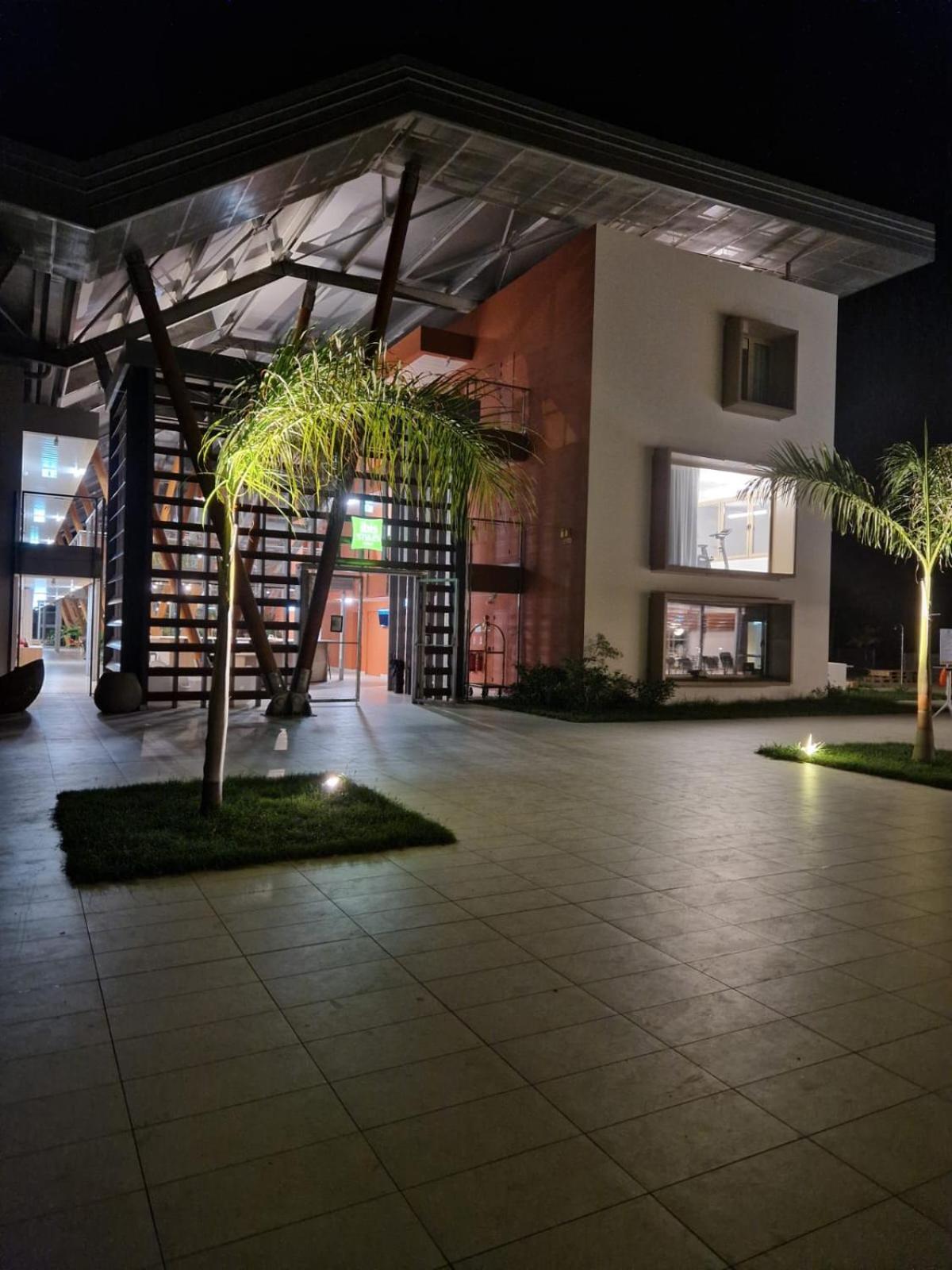 Ibis Styles Mayotte Aeroport Pamandzi Екстер'єр фото